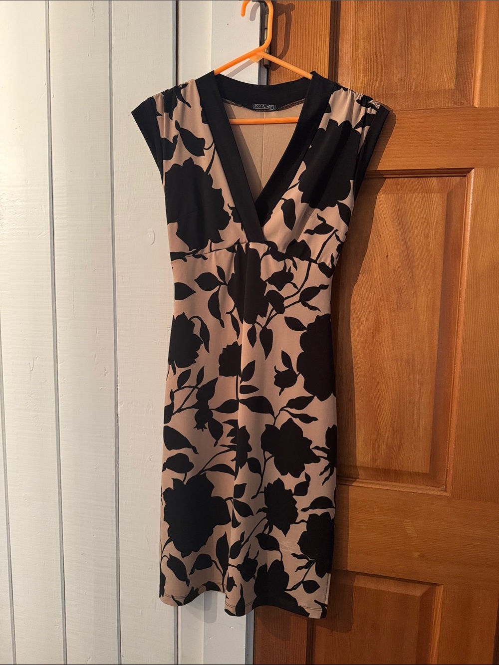 Source Unknown Beige and Black Floral V-Neck Midi Dress